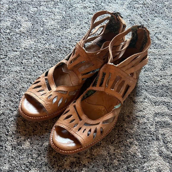 Freebird by Steven Women's Tan Heeled Sandals - Picture 1 of 5